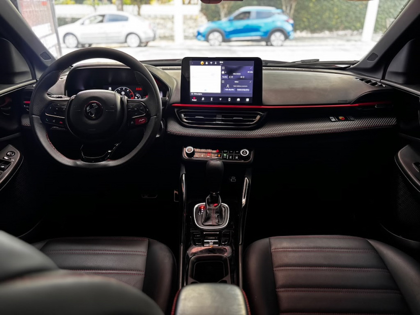 Foto do veículo FIAT FASTBACK 1.3 TURBO 270 FLEX ABARTH AT6 2024 36.344 KM 131.777,00