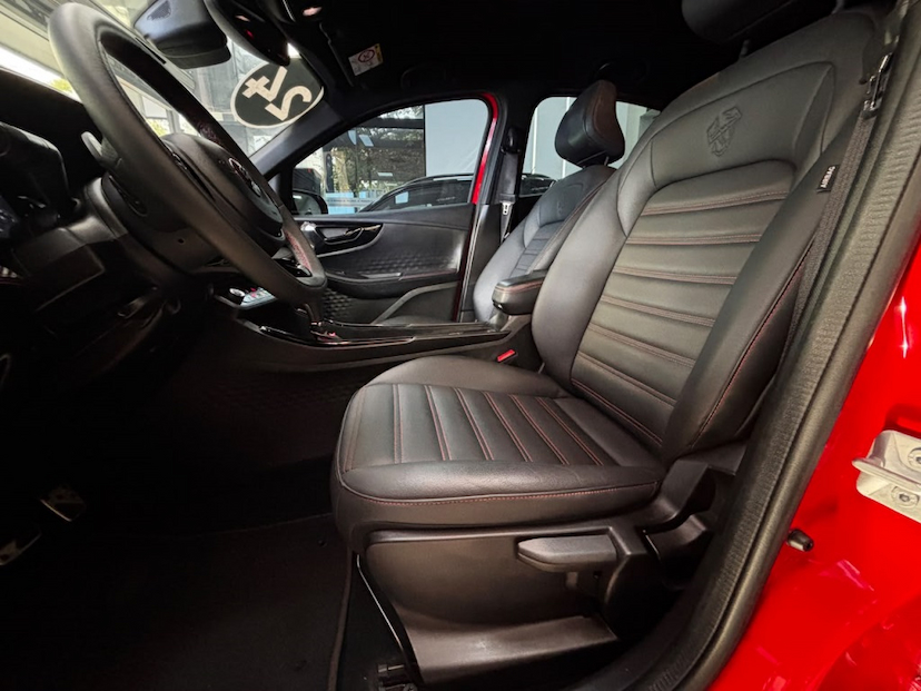 Foto do veículo FIAT FASTBACK 1.3 TURBO 270 FLEX ABARTH AT6 2024 36.344 KM 131.777,00