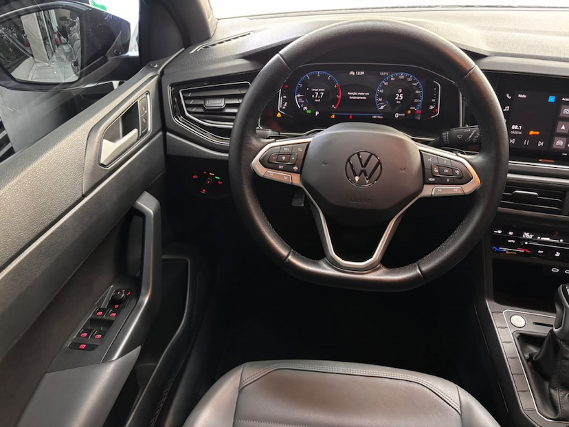 Foto do veículo VOLKSWAGEN NIVUS 1.0 200 TSI TOTAL FLEX HIGHLINE AUTOMÁTICO 2024 19.020 KM 118.777,00