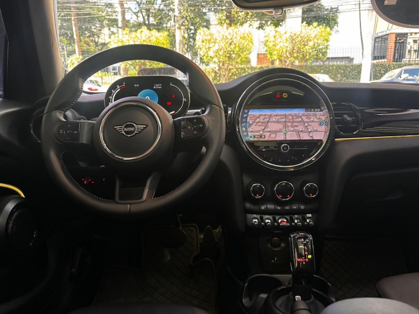Foto do veículo MINI COOPER 2.0 16V TWINPOWER GASOLINA S TOP 4P STEPTRONIC 2024 6.989 KM 195.777,00