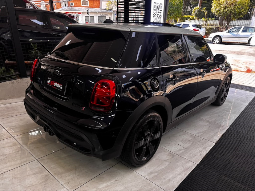Foto do veículo MINI COOPER 2.0 16V TWINPOWER GASOLINA S TOP 4P STEPTRONIC 2024 6.989 KM 195.777,00