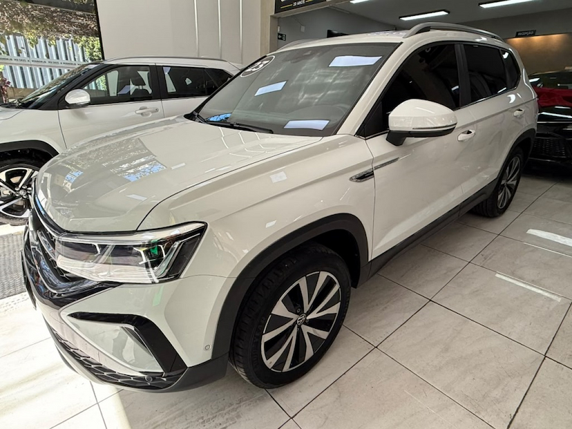 Foto do veículo VOLKSWAGEN TAOS 1.4 250 TSI TOTAL FLEX HIGHLINE AUTOMÁTICO 2023 19.075 KM 140.777,00
