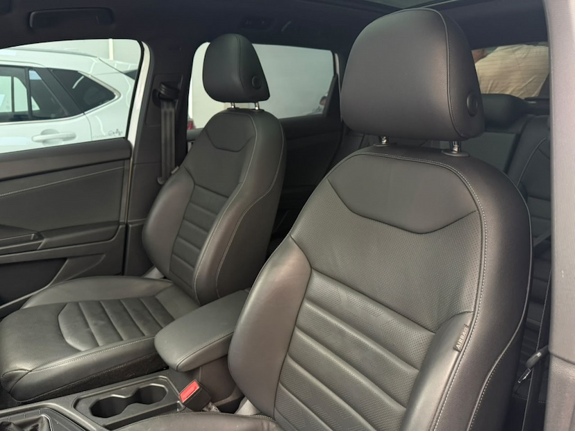 Foto do veículo VOLKSWAGEN TAOS 1.4 250 TSI TOTAL FLEX HIGHLINE AUTOMÁTICO 2023 19.075 KM 140.777,00