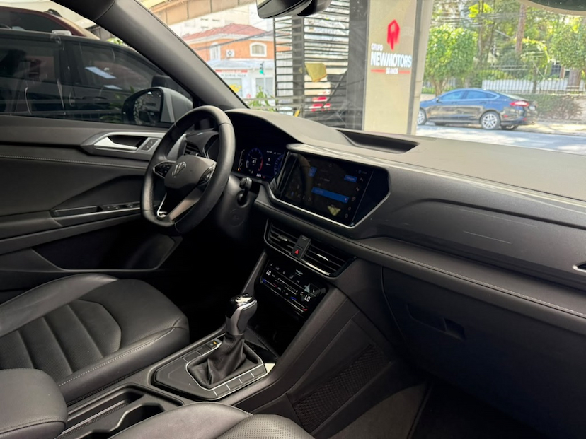 Foto do veículo VOLKSWAGEN TAOS 1.4 250 TSI TOTAL FLEX HIGHLINE AUTOMÁTICO 2023 19.075 KM 140.777,00