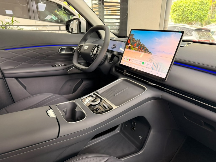 Foto do veículo GEELY EX5 EM-I 1.5 PHEV ULTRA E-DHT 2026 0 KM 222.900,00