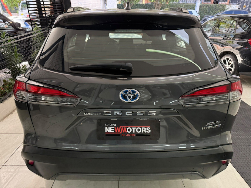 Foto do veículo TOYOTA COROLLA CROSS 1.8 VVT-I HYBRID FLEX XRV CVT 2023 35.226 KM 207.777,00