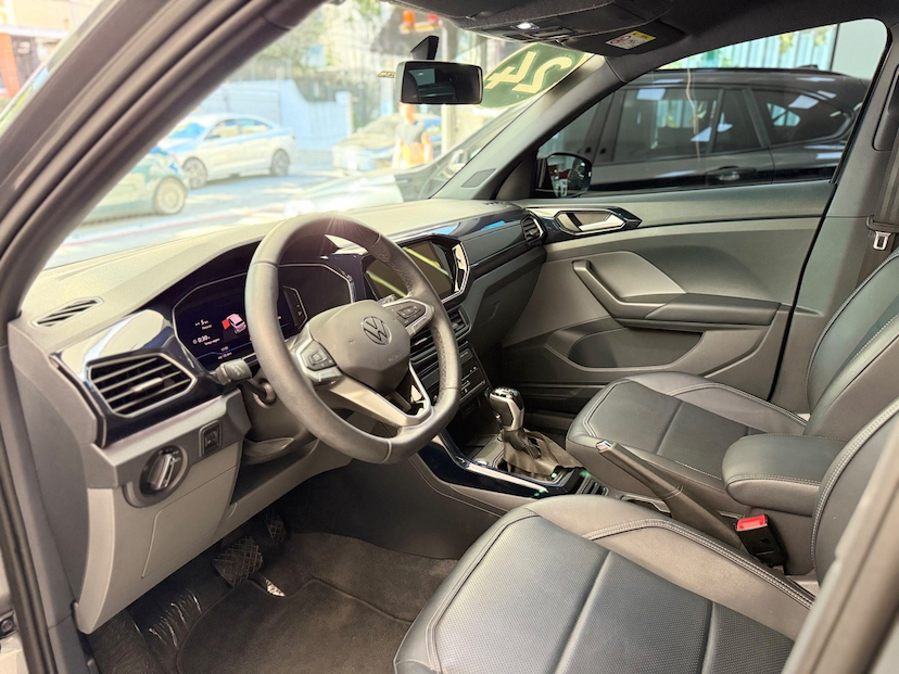 Foto do veículo VOLKSWAGEN T-CROSS 1.0 200 TSI TOTAL FLEX COMFORTLINE AUTOMÁTICO 2024 18.901 KM 121.777,00