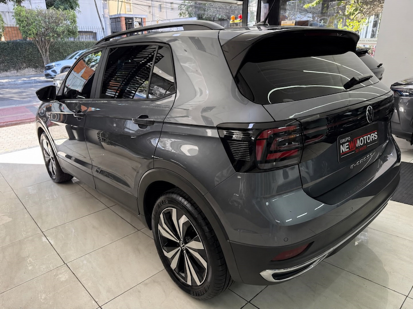Foto do veículo VOLKSWAGEN T-CROSS 1.0 200 TSI TOTAL FLEX COMFORTLINE AUTOMÁTICO 2024 18.901 KM 121.777,00