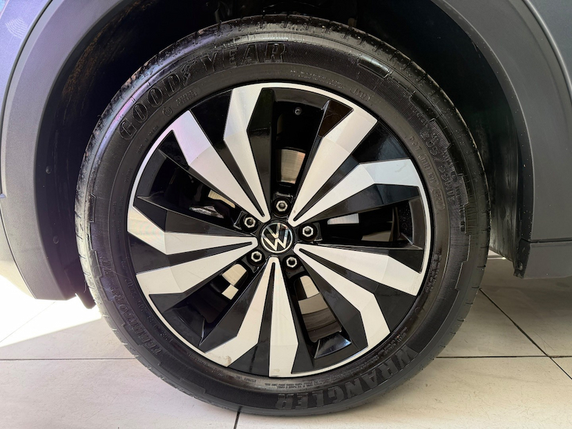 Foto do veículo VOLKSWAGEN T-CROSS 1.0 200 TSI TOTAL FLEX COMFORTLINE AUTOMÁTICO 2024 18.901 KM 121.777,00