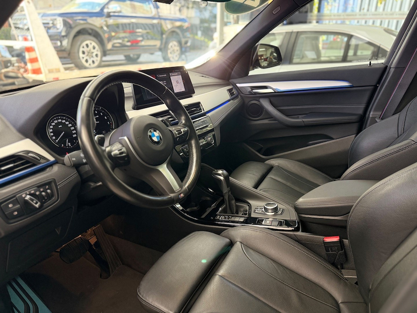 Foto do veículo BMW X1 2.0 16V TURBO ACTIVEFLEX SDRIVE20I M SPORT 4P AUTOMÁTICO 2022 31.481 KM 198.777,00