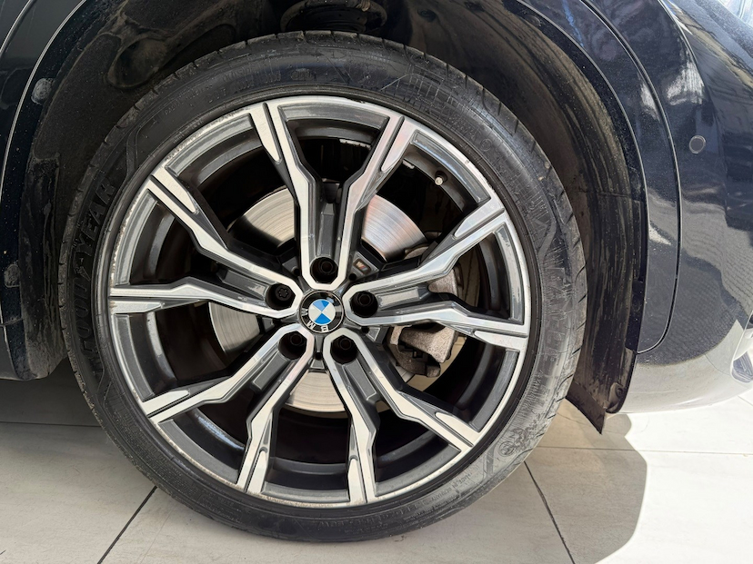 Foto do veículo BMW X1 2.0 16V TURBO ACTIVEFLEX SDRIVE20I M SPORT 4P AUTOMÁTICO 2022 31.481 KM 198.777,00