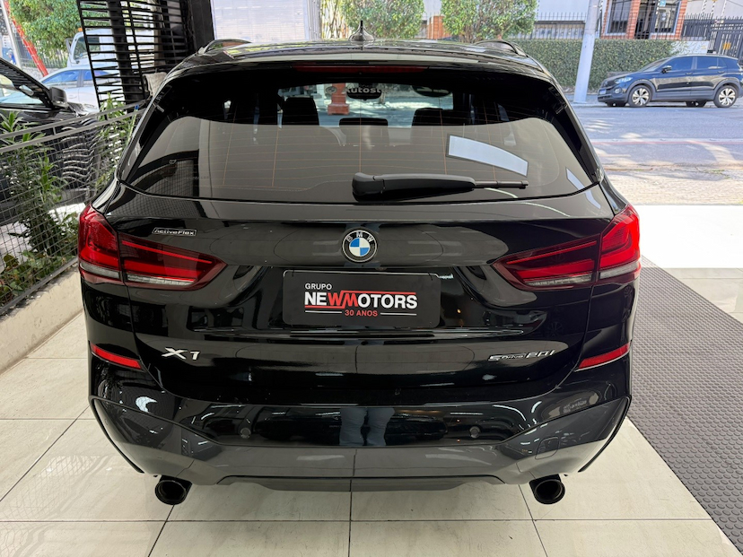 Foto do veículo BMW X1 2.0 16V TURBO ACTIVEFLEX SDRIVE20I M SPORT 4P AUTOMÁTICO 2022 31.481 KM 198.777,00