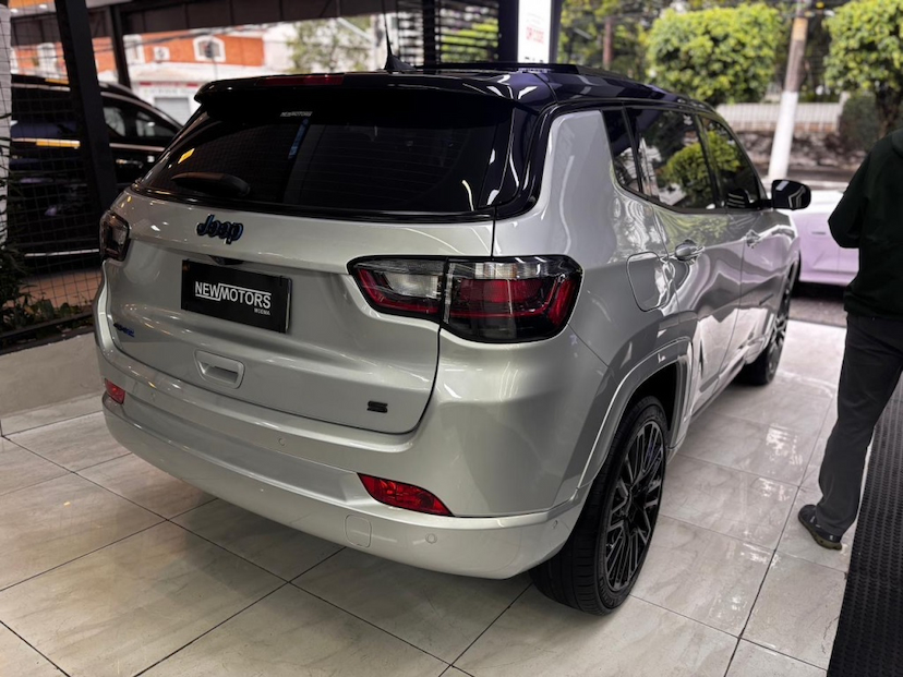 Foto do veículo JEEP COMPASS 1.3 T270 TURBO HÍBRIDO S 4XE AT6 2022 48.942 KM 145.777,00