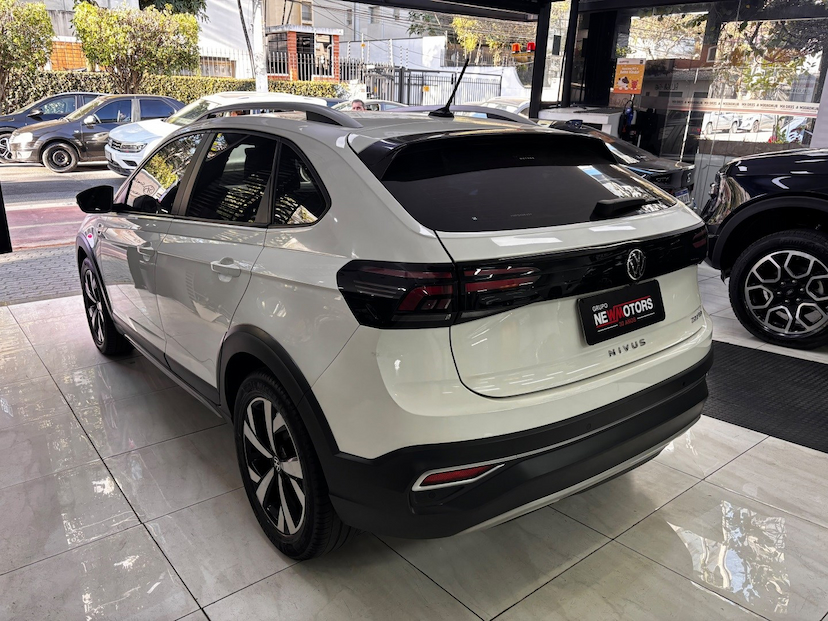 Foto do veículo VOLKSWAGEN NIVUS 1.0 200 TSI TOTAL FLEX HIGHLINE AUTOMÁTICO 2022 66.153 KM 98.777,00