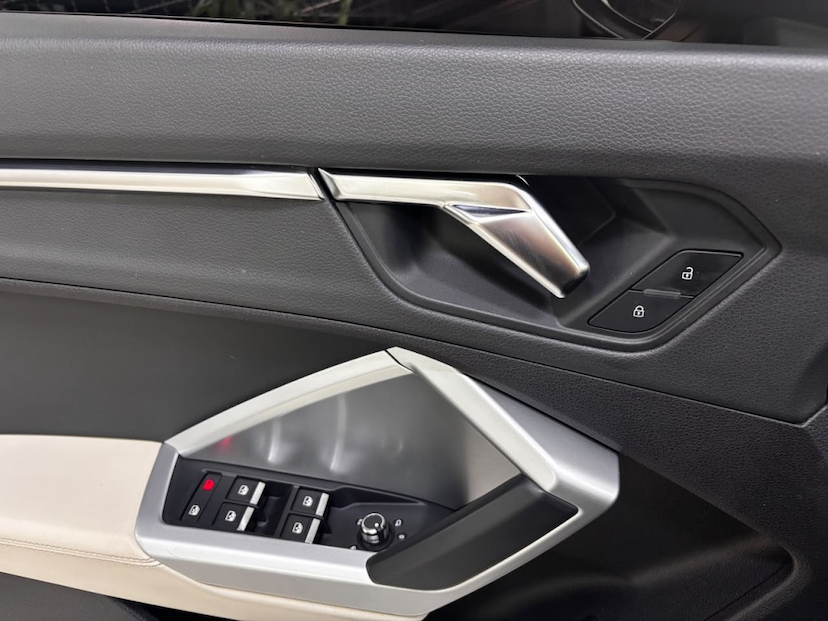 Foto do veículo AUDI Q3 1.4 35 TFSI GASOLINA PRESTIGE PLUS S TRONIC 2020 91.559 KM 152.777,00
