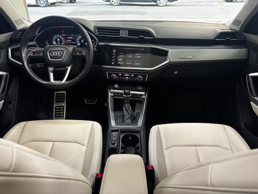 Foto do veículo AUDI Q3 1.4 35 TFSI GASOLINA PRESTIGE PLUS S TRONIC 2020 91.559 KM 152.777,00