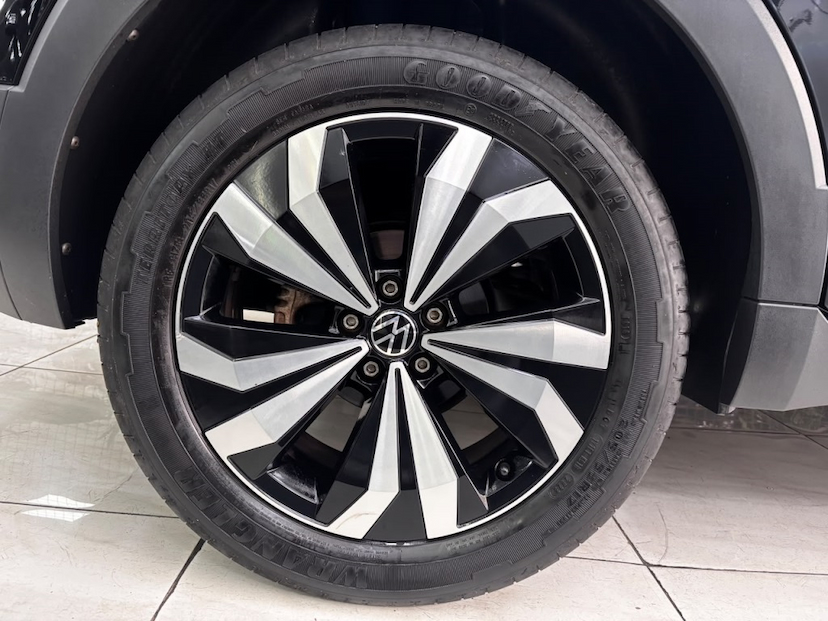 Foto do veículo VOLKSWAGEN T-CROSS 1.4 250 TSI TOTAL FLEX HIGHLINE AUTOMÁTICO 2023 46.754 KM 129.777,00