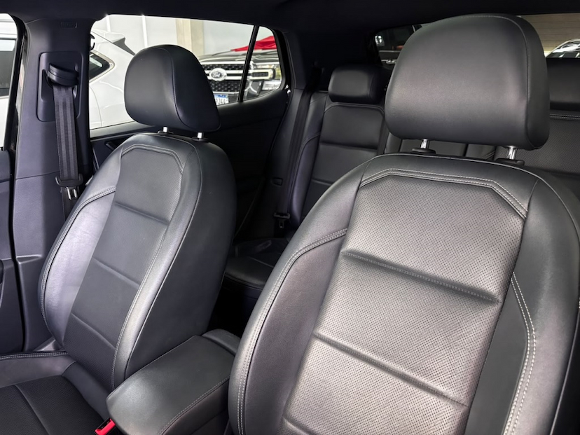 Foto do veículo VOLKSWAGEN T-CROSS 1.4 250 TSI TOTAL FLEX HIGHLINE AUTOMÁTICO 2023 46.754 KM 129.777,00