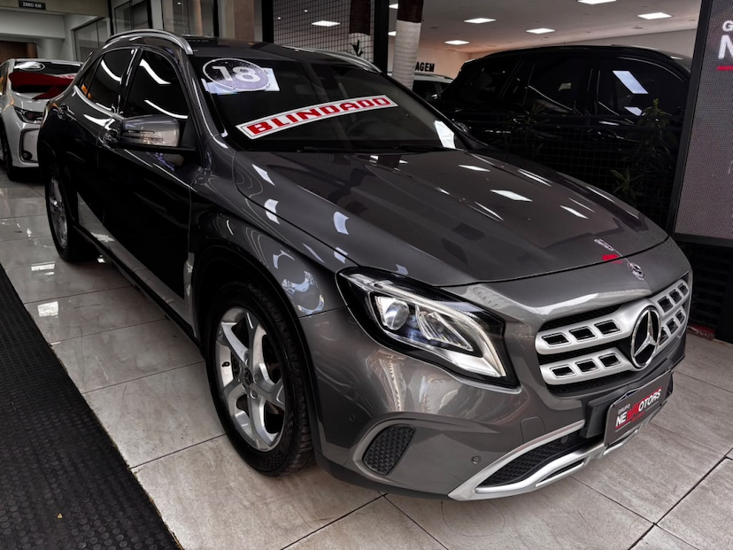 Foto do veículo MERCEDES-BENZ GLA 200 1.6 CGI FLEX ADVANCE 7G-DCT 2018 63.087 KM 130.777,00