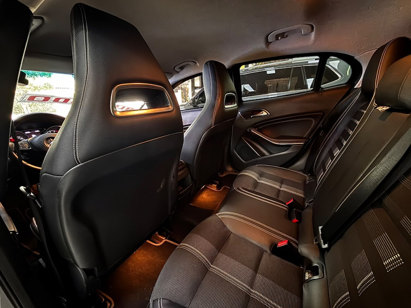 Foto do veículo MERCEDES-BENZ GLA 200 1.6 CGI FLEX ADVANCE 7G-DCT 2018 63.087 KM 130.777,00