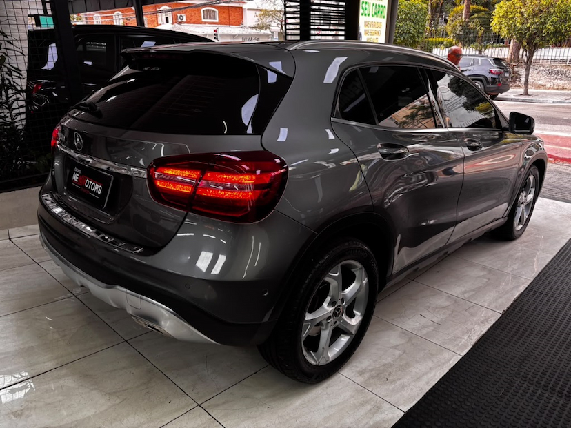 Foto do veículo MERCEDES-BENZ GLA 200 1.6 CGI FLEX ADVANCE 7G-DCT 2018 63.087 KM 130.777,00