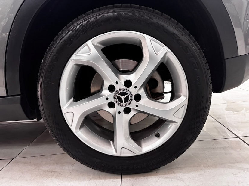 Foto do veículo MERCEDES-BENZ GLA 200 1.6 CGI FLEX ADVANCE 7G-DCT 2018 63.087 KM 130.777,00