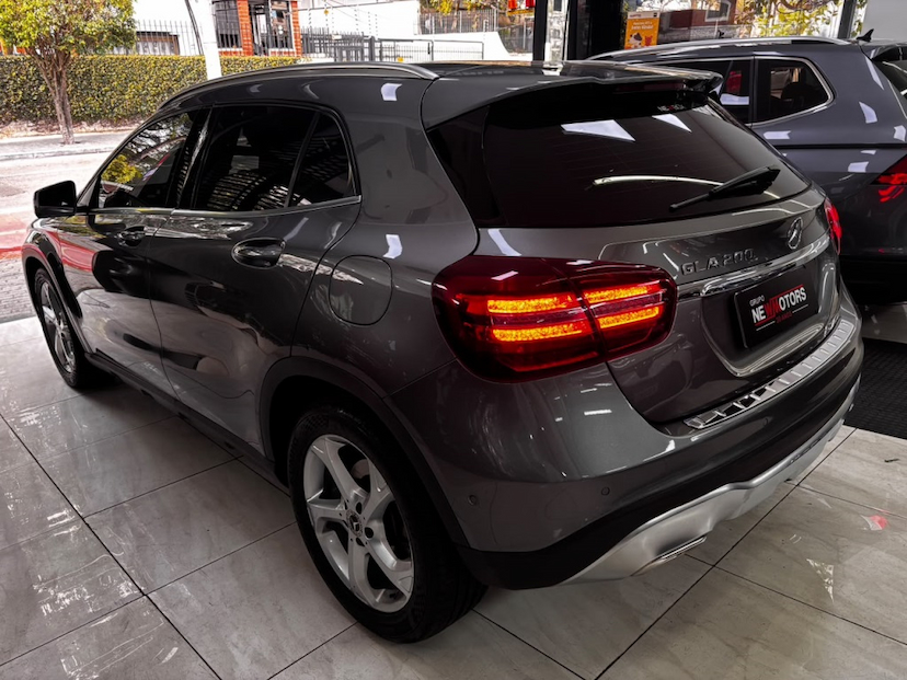 Foto do veículo MERCEDES-BENZ GLA 200 1.6 CGI FLEX ADVANCE 7G-DCT 2018 63.087 KM 130.777,00
