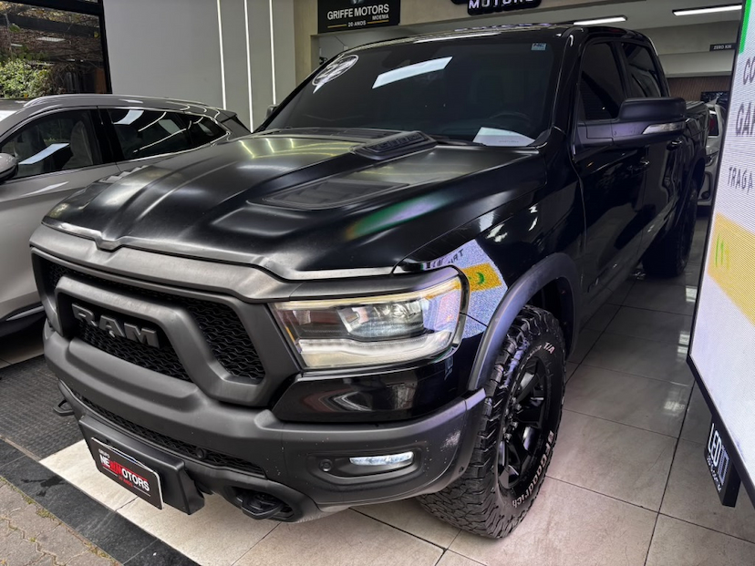 Foto do veículo RAM 1500 5.7 V8 GASOLINA REBEL CD 4X4 AUTOMÁTICO 2022 72.705 KM 325.777,00