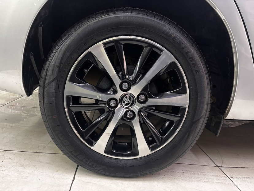Foto do veículo TOYOTA YARIS 1.5 16V FLEX SEDAN XS MULTIDRIVE 2019 45.462 KM 87.777,00