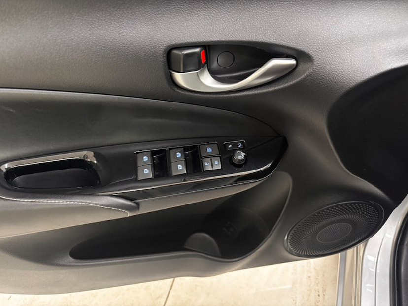 Foto do veículo TOYOTA YARIS 1.5 16V FLEX SEDAN XS MULTIDRIVE 2019 45.462 KM 87.777,00
