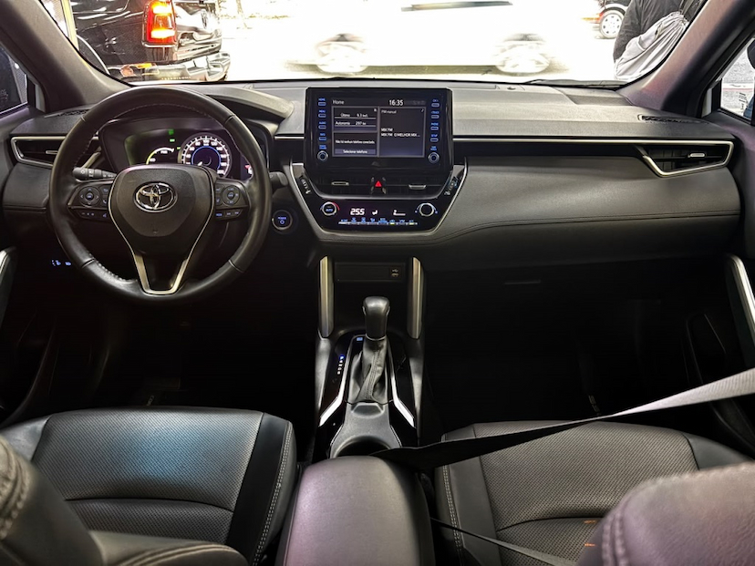Foto do veículo TOYOTA COROLLA CROSS 1.8 VVT-I HYBRID FLEX XRV CVT 2022 13.629 KM 155.777,00