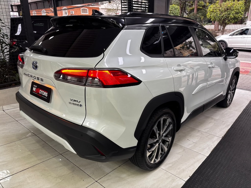 Foto do veículo TOYOTA COROLLA CROSS 1.8 VVT-I HYBRID FLEX XRV CVT 2022 13.629 KM 155.777,00