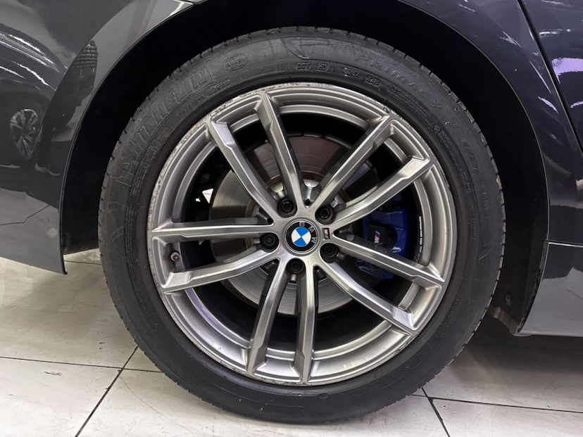 Foto do veículo BMW 530E 2.0 16V TWINPOWER HÍBRIDO M SPORT AUTOMÁTICO 2020 30.997 KM 242.777,00