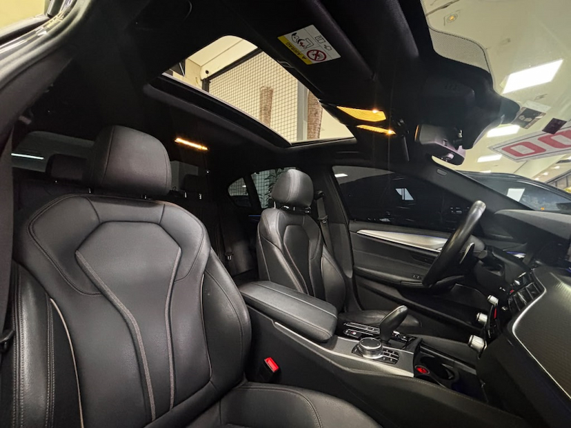 Foto do veículo BMW 530E 2.0 16V TWINPOWER HÍBRIDO M SPORT AUTOMÁTICO 2020 30.997 KM 242.777,00