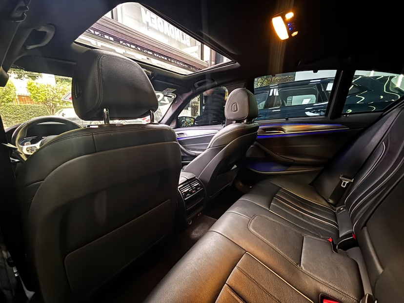 Foto do veículo BMW 530E 2.0 16V TWINPOWER HÍBRIDO M SPORT AUTOMÁTICO 2020 30.997 KM 242.777,00