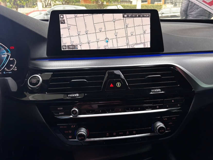 Foto do veículo BMW 530E 2.0 16V TWINPOWER HÍBRIDO M SPORT AUTOMÁTICO 2020 30.997 KM 242.777,00