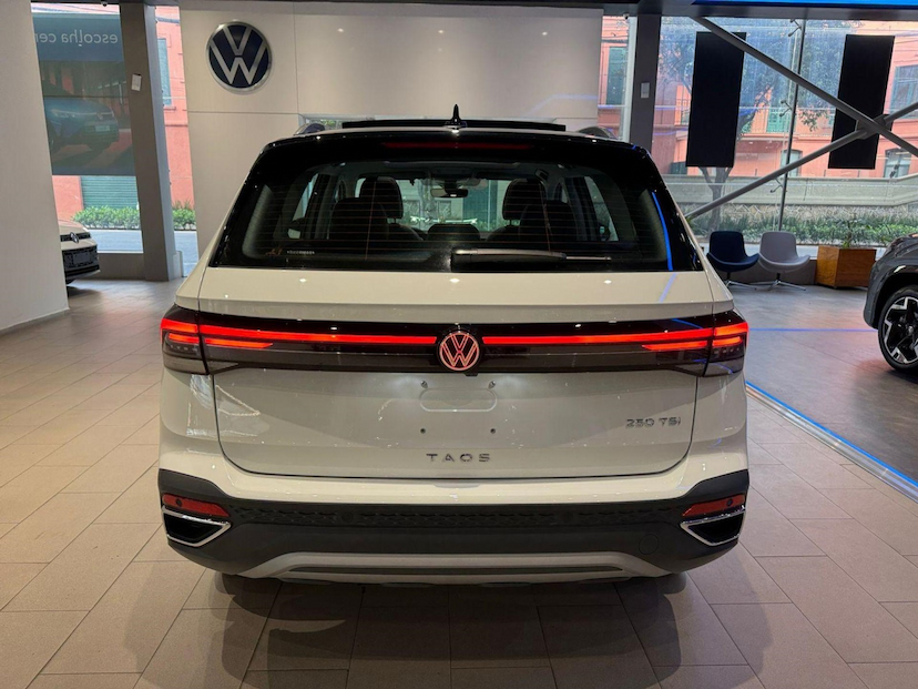 Foto do veículo VOLKSWAGEN TAOS 1.4 250 TSI TOTAL FLEX HIGHLINE AUTOMÁTICO 2026 0 KM 202.700,00