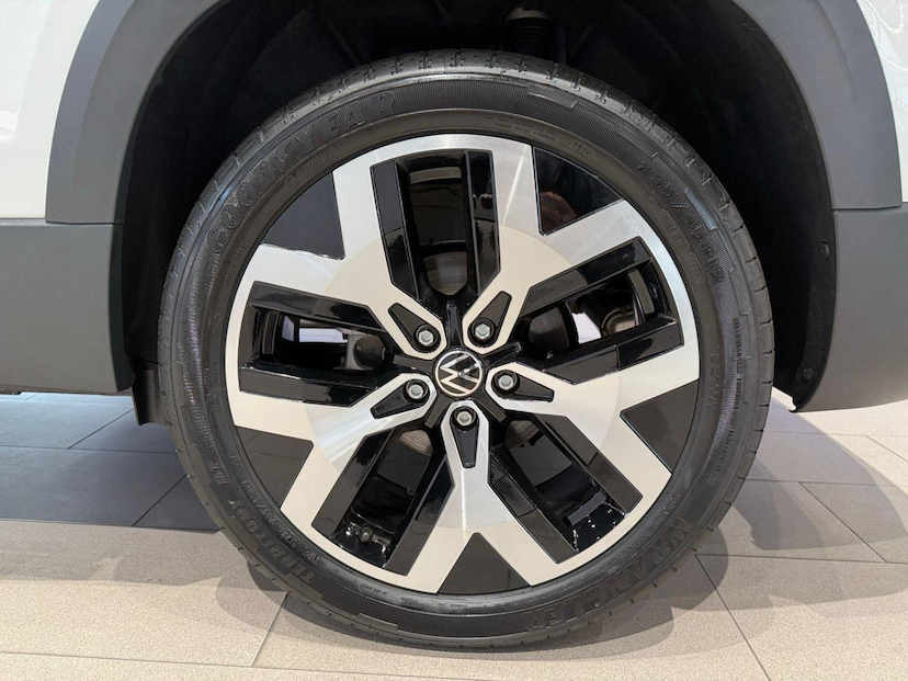Foto do veículo VOLKSWAGEN TAOS 1.4 250 TSI TOTAL FLEX HIGHLINE AUTOMÁTICO 2026 0 KM 202.700,00