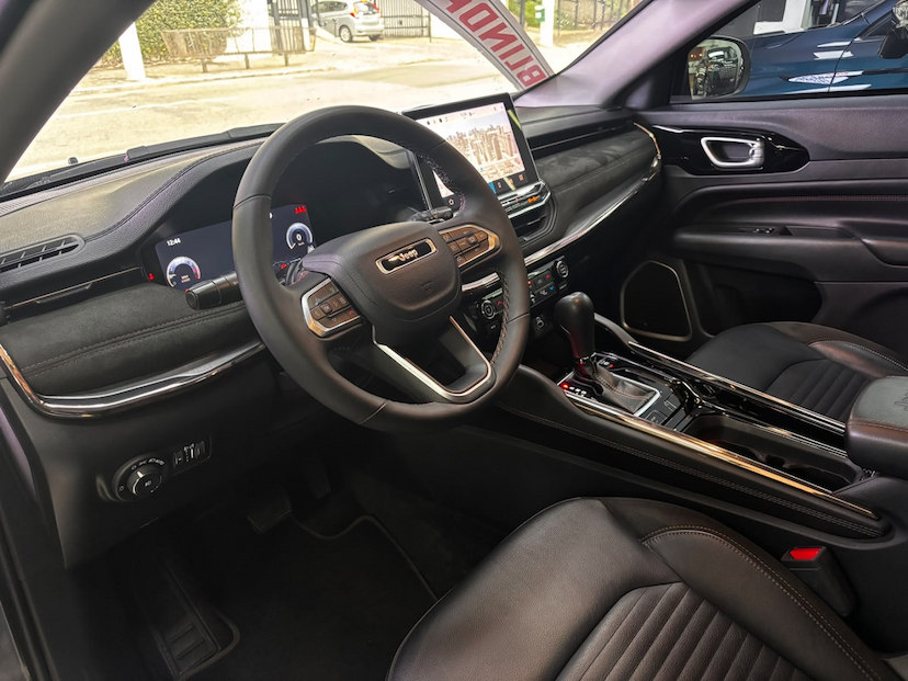 Foto do veículo JEEP COMMANDER 1.3 T270 TURBO FLEX LIMITED AT6 2025 33.355 KM 238.777,00