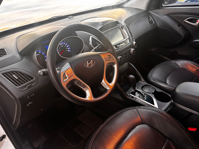 Foto do veículo HYUNDAI IX35 2.0 MPFI GLS 16V FLEX 4P AUTOMÁTICO 2015 86.323 KM 71.777,00