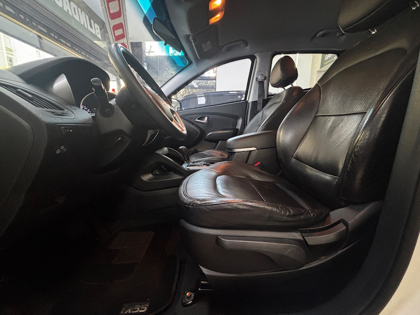 Foto do veículo HYUNDAI IX35 2.0 MPFI GLS 16V FLEX 4P AUTOMÁTICO 2015 86.323 KM 71.777,00