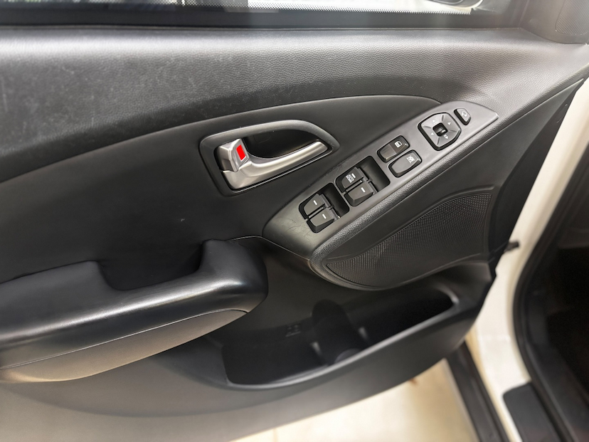 Foto do veículo HYUNDAI IX35 2.0 MPFI GLS 16V FLEX 4P AUTOMÁTICO 2015 86.323 KM 71.777,00