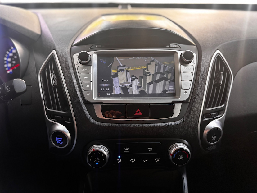 Foto do veículo HYUNDAI IX35 2.0 MPFI GLS 16V FLEX 4P AUTOMÁTICO 2015 86.323 KM 71.777,00