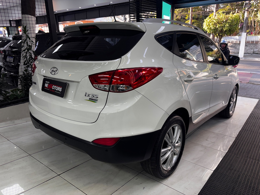Foto do veículo HYUNDAI IX35 2.0 MPFI GLS 16V FLEX 4P AUTOMÁTICO 2015 86.323 KM 71.777,00