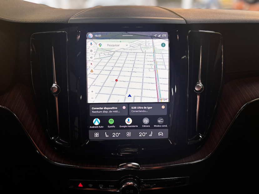 Foto do veículo VOLVO XC60 2.0 T8 RECHARGE ULTIMATE AWD GEARTRONIC 2023 52.152 KM 253.777,00