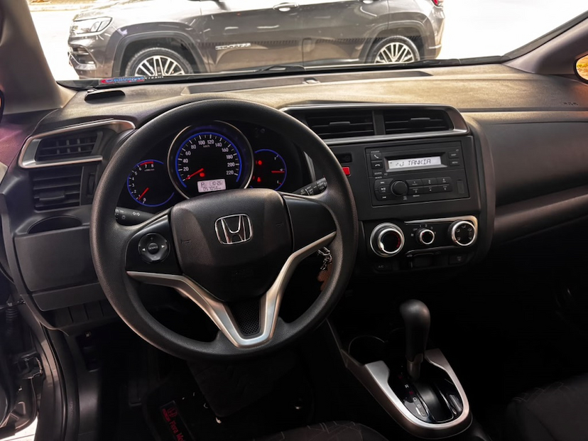 Foto do veículo HONDA FIT 1.5 LX 16V FLEX 4P AUTOMÁTICO 2017 57.054 KM 78.777,00