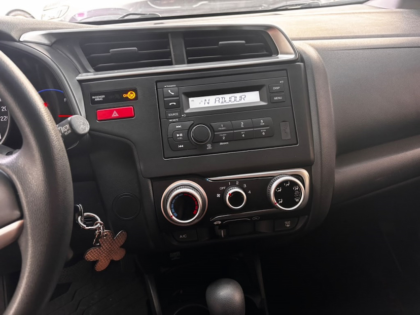 Foto do veículo HONDA FIT 1.5 LX 16V FLEX 4P AUTOMÁTICO 2017 57.054 KM 78.777,00