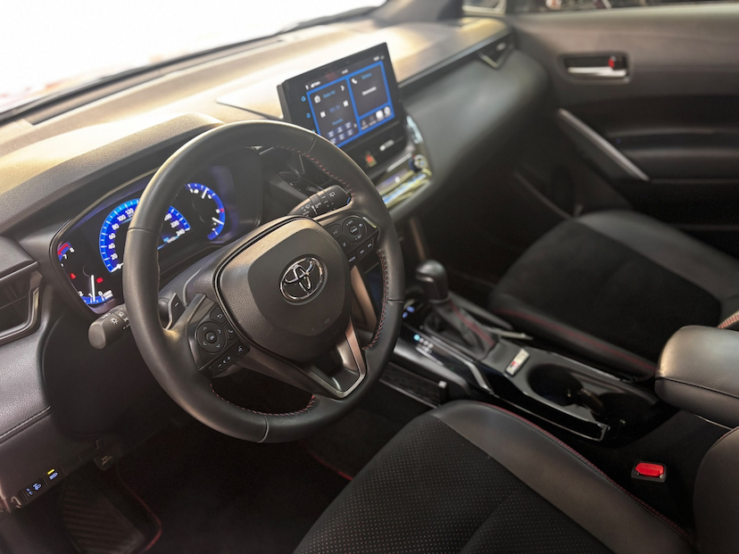Foto do veículo TOYOTA COROLLA CROSS 2.0 VVT-IE FLEX GR-SPORT DIRECT SHIFT 2023 16.800 KM 147.777,00