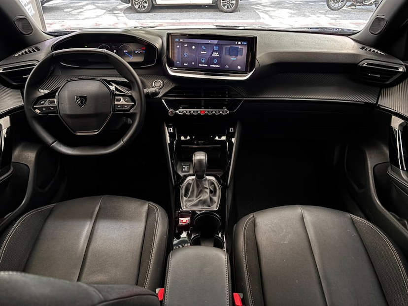 Foto do veículo PEUGEOT 2008 1.0 TURBO 200 FLEX ALLURE CVT 2025 16.296 KM 119.777,00