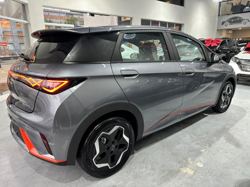 Foto do veículo BYD DOLPHIN 44,9 KW ELÉTRICO GS 2027 0 KM 143.890,00